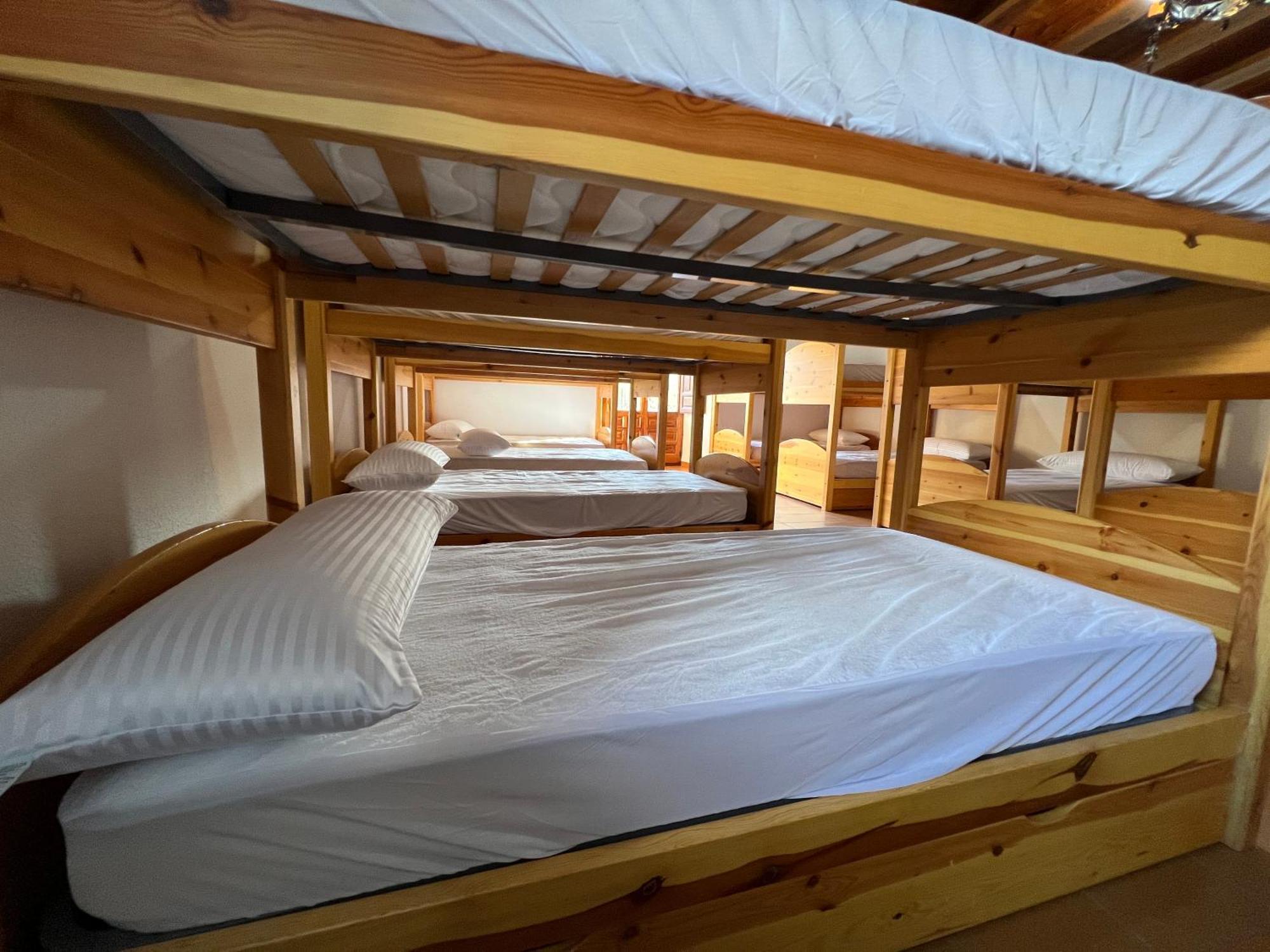 Albergue Pinares - La Casona De Revenga Regumiel de la Sierra Extérieur photo
